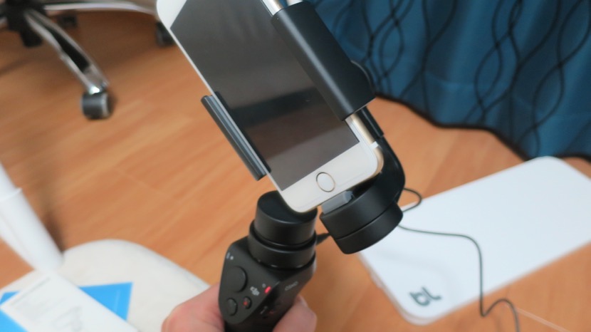 Iphone スマホ用の3軸ジンバル Dji Osmo Mobile オズモモバイル レビュー 初期設定とか使い方とか 自分を変えるブログ